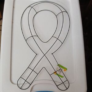 NWT Ribbon Wreath Form